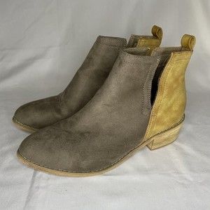 Boutique by Corkys Women's Size 9 Shield Two Toned Pull-on Ankle Chelsea Booties